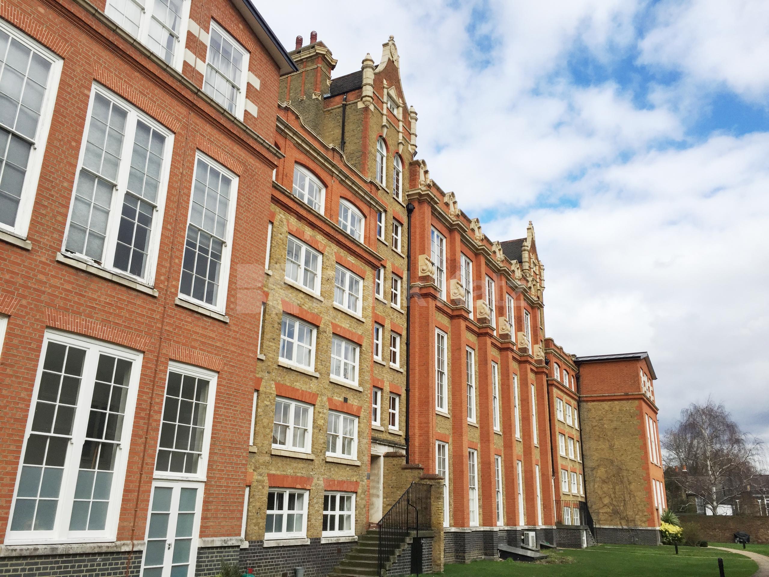 			LET , 1 Bedroom, 1 bath, 1 reception Apartment			 Alpha House, Santley Street, Clapham North/Brixton SW4